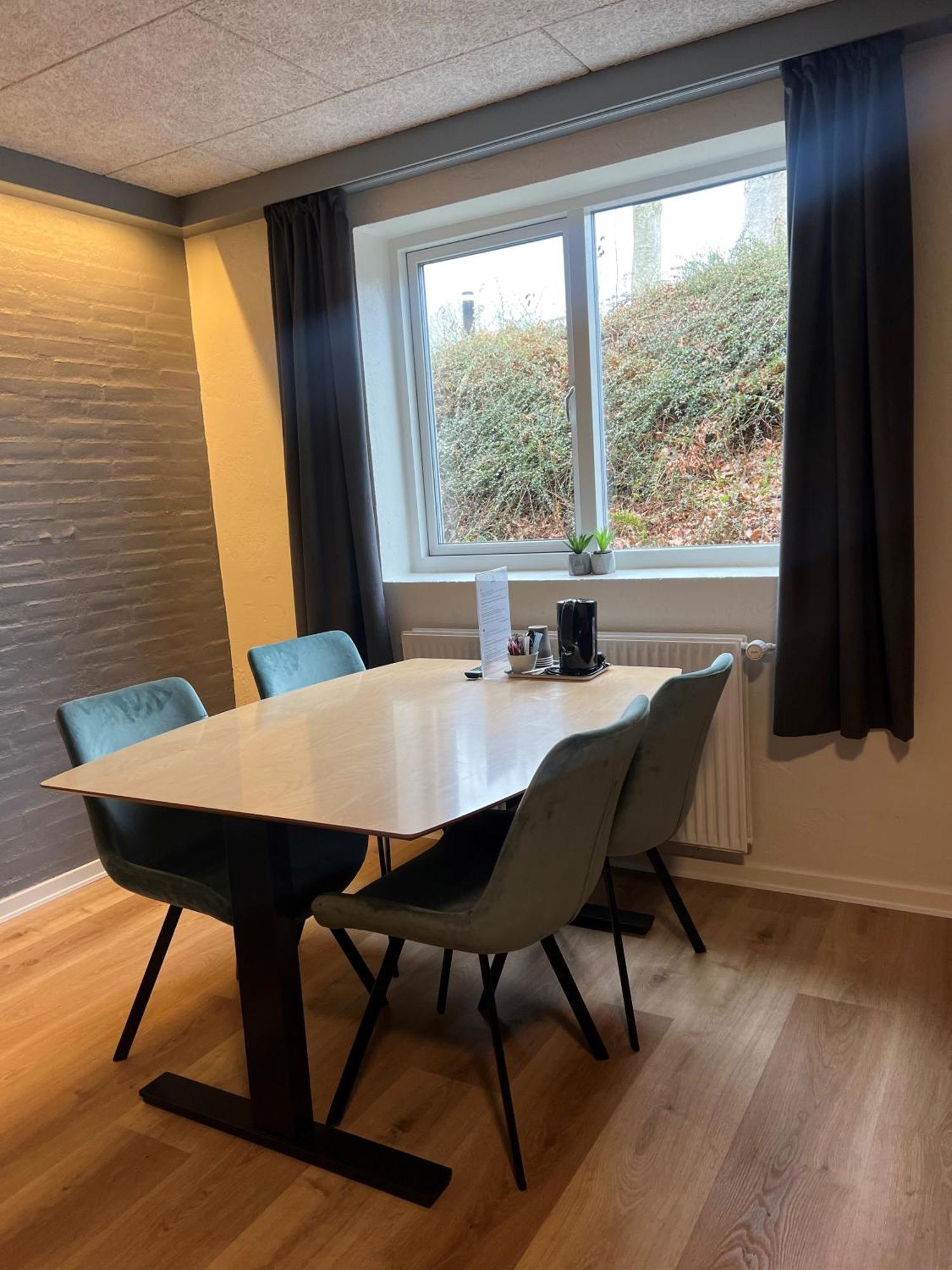 Koncepthotel Oksbøl Bagian luar foto